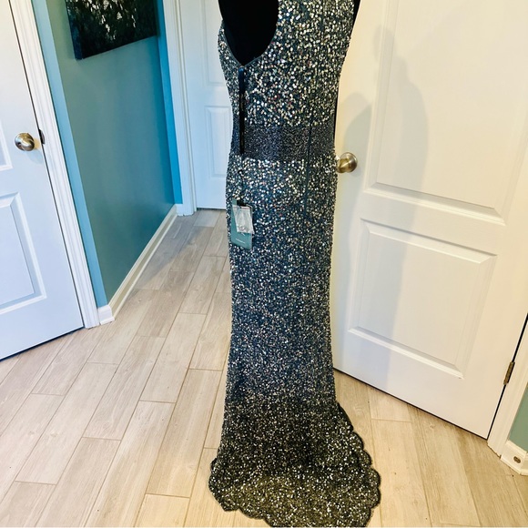 Mac Duggal Sequin V-Neck Empire Waist Sleeveless  Gown Size 8 Charcoal NWT 4930 - Picture 8 of 15